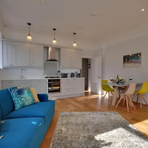 https://sunny-daze.bournemouth-hotels.org
